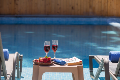 Discover Pool Bars in Dubai for Sun-Soaked Evenings